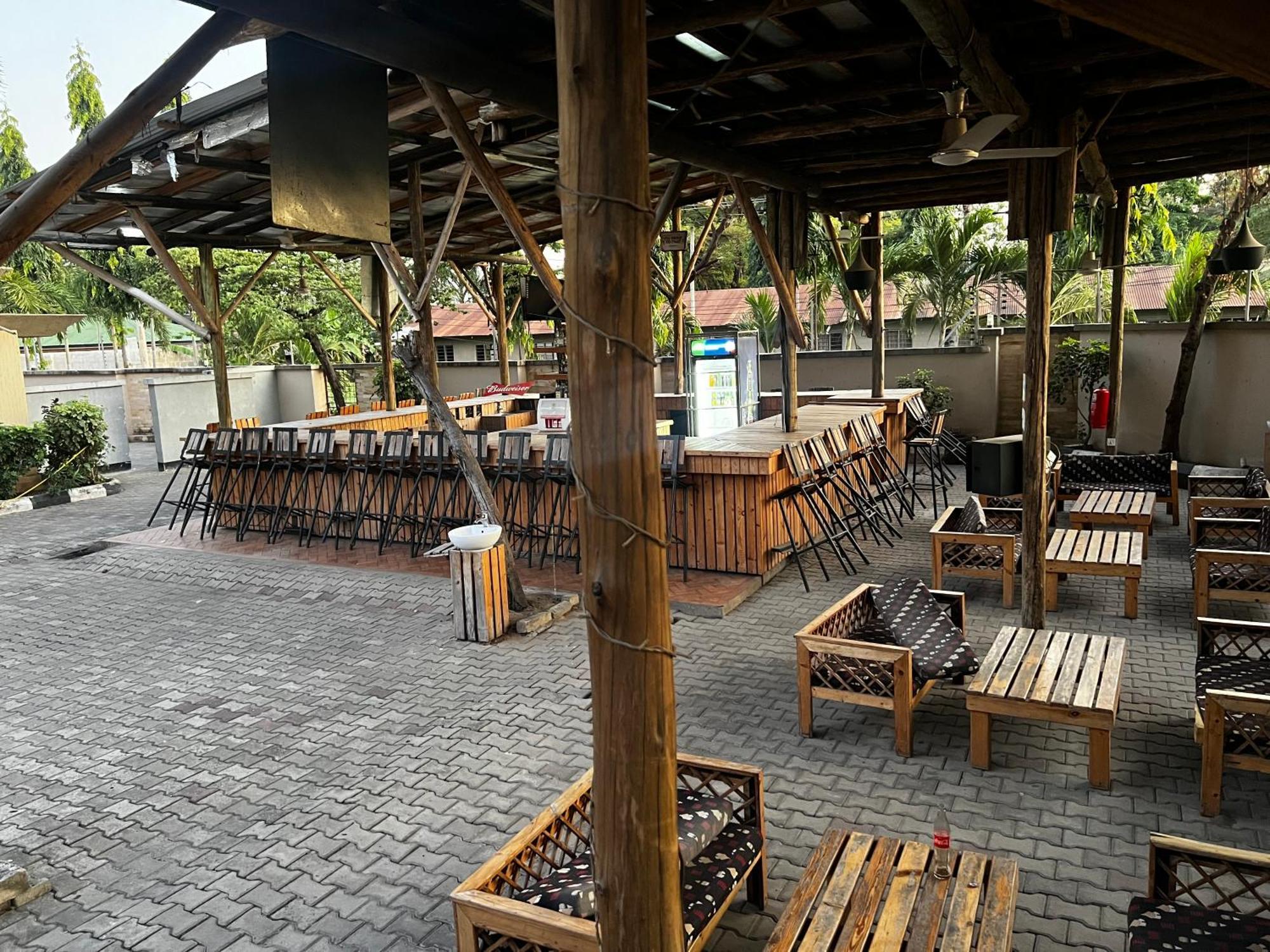 K27 Premier Backpackers Hostel Νταρ ες Σαλάμ Εξωτερικό φωτογραφία