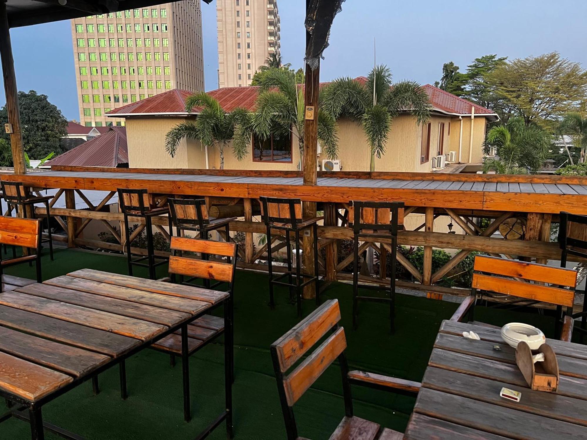 K27 Premier Backpackers Hostel Νταρ ες Σαλάμ Εξωτερικό φωτογραφία