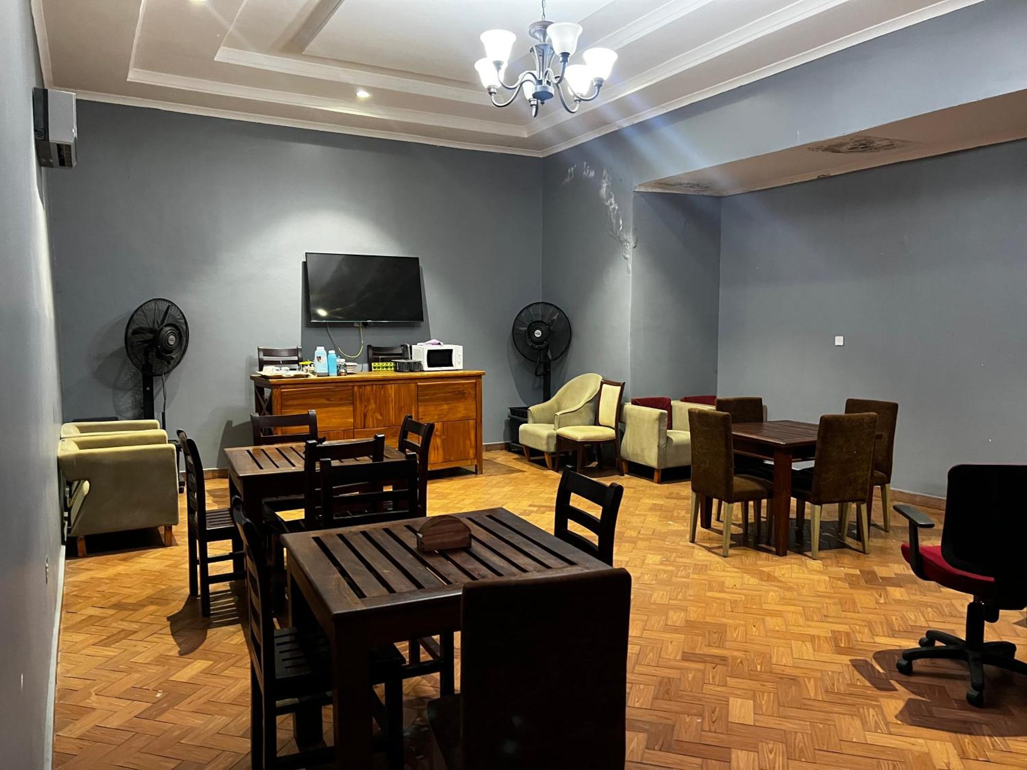K27 Premier Backpackers Hostel Νταρ ες Σαλάμ Εξωτερικό φωτογραφία