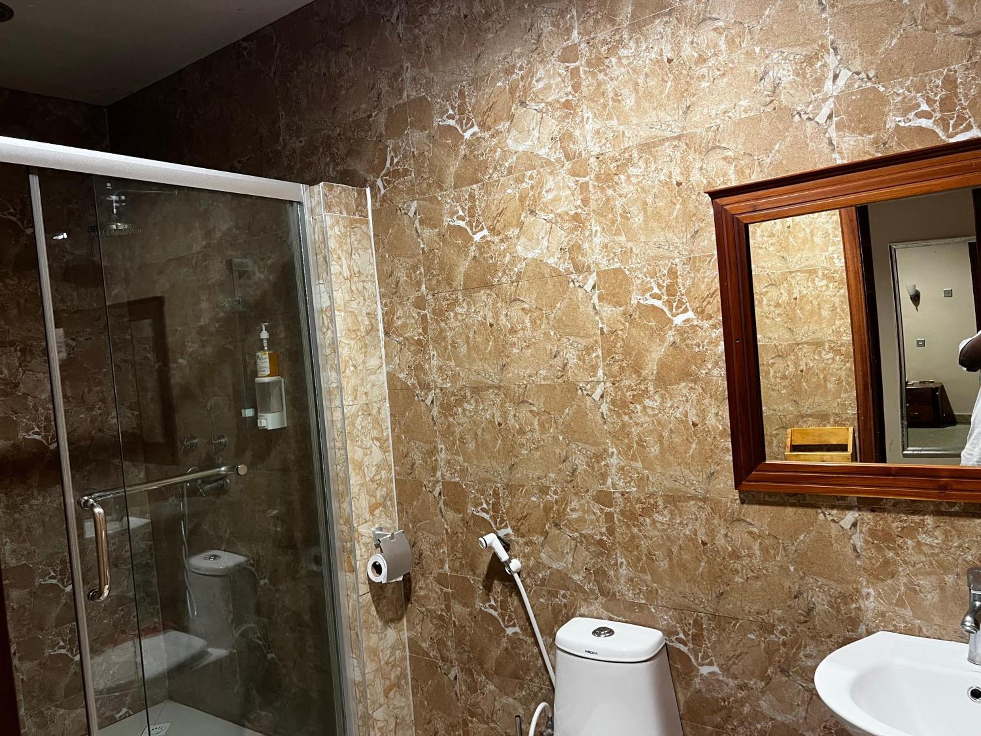 K27 Premier Backpackers Hostel Νταρ ες Σαλάμ Εξωτερικό φωτογραφία
