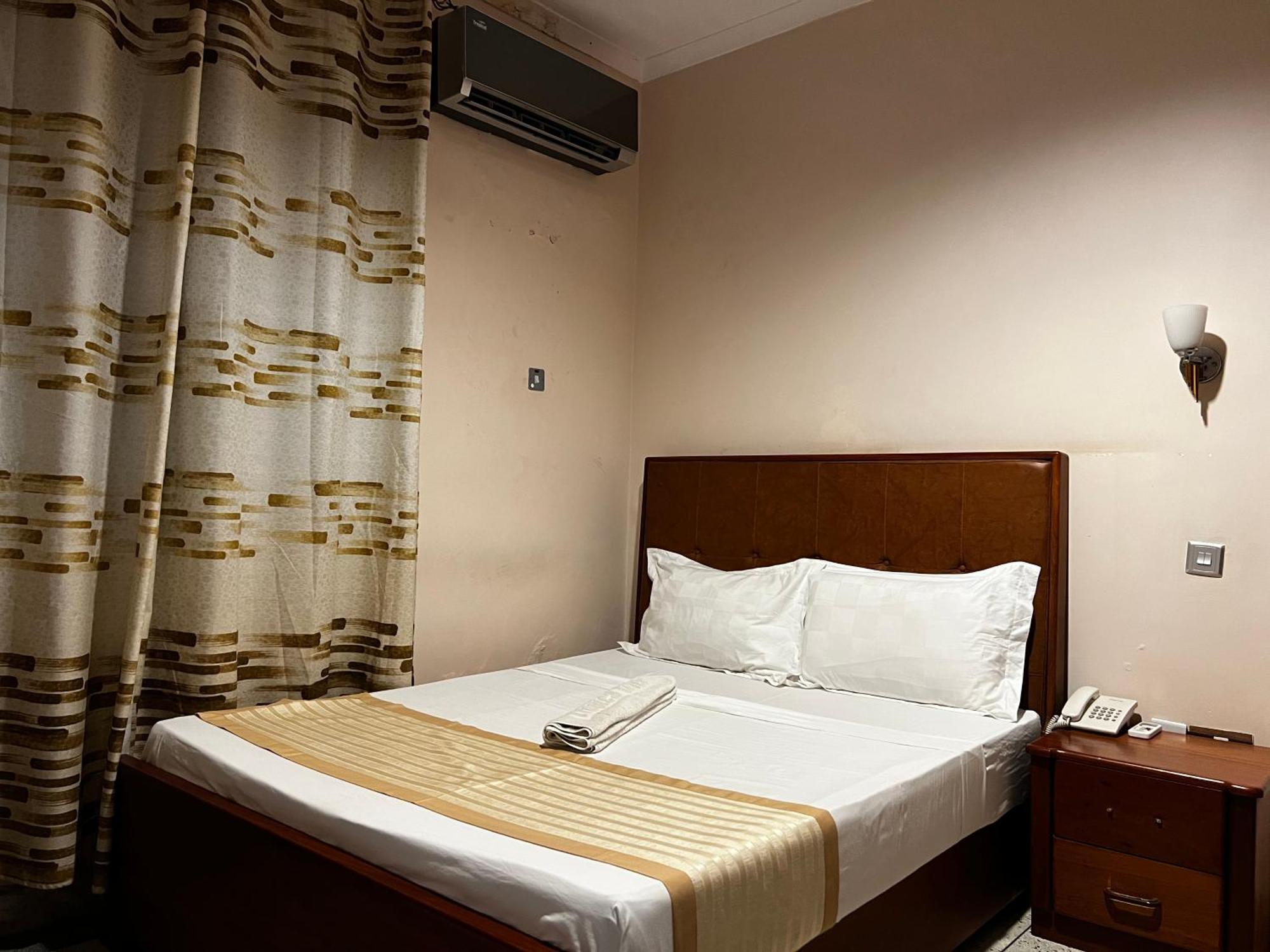 K27 Premier Backpackers Hostel Νταρ ες Σαλάμ Εξωτερικό φωτογραφία