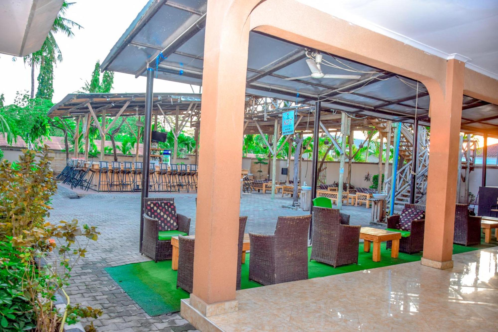 K27 Premier Backpackers Hostel Νταρ ες Σαλάμ Εξωτερικό φωτογραφία