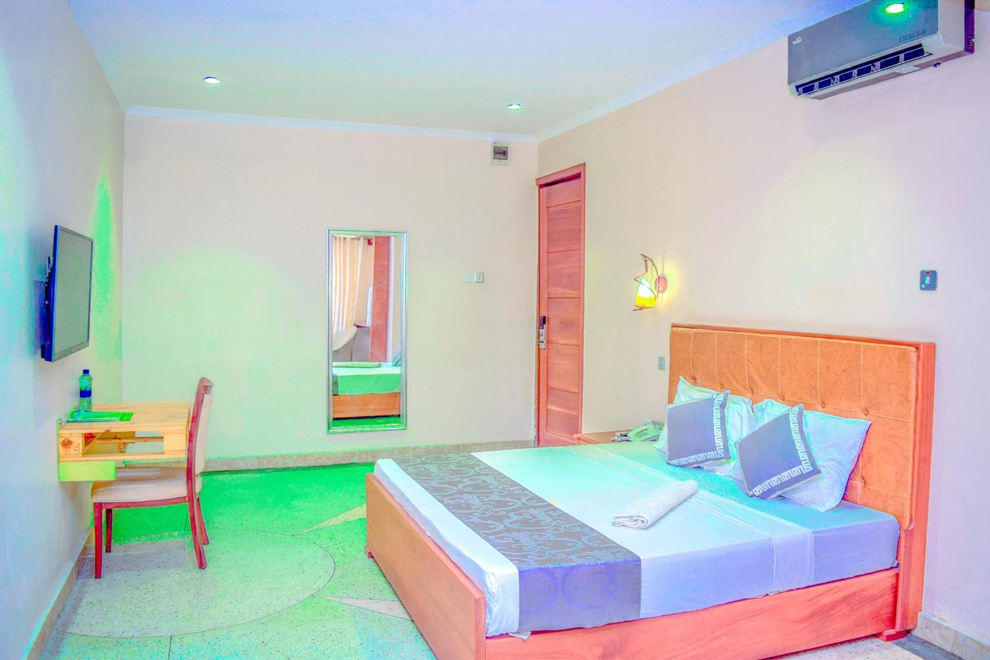 K27 Premier Backpackers Hostel Νταρ ες Σαλάμ Εξωτερικό φωτογραφία