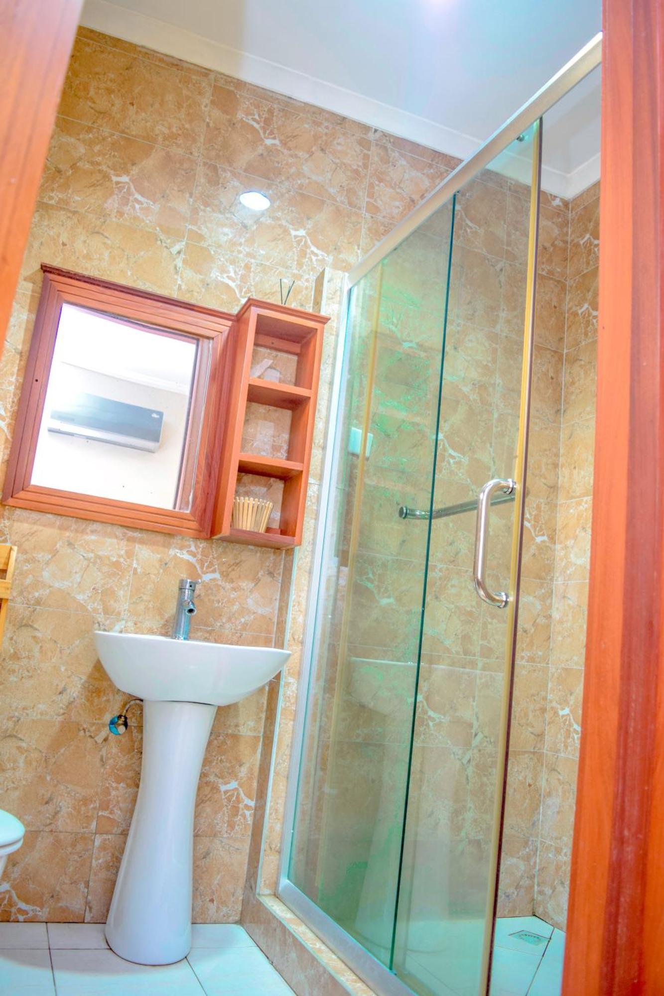 K27 Premier Backpackers Hostel Νταρ ες Σαλάμ Εξωτερικό φωτογραφία